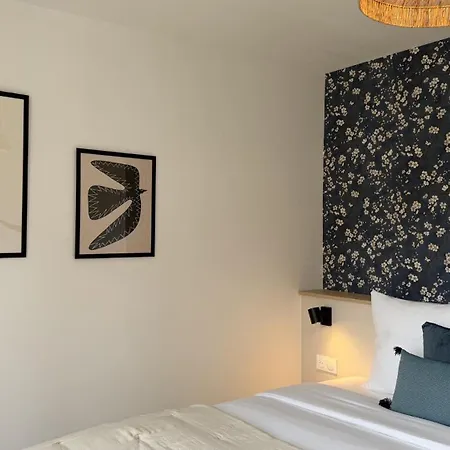 One-bedroom Close To The Center. 아파트 *